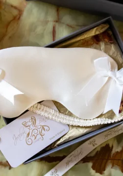 Pure Silk Bow-Detail Eye Mask