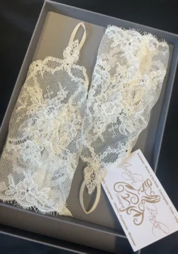 Heirloom Ivory Lace Bridal Gloves