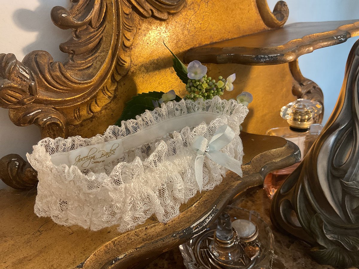 The Dainty Vintage Lace Garter - Image 2
