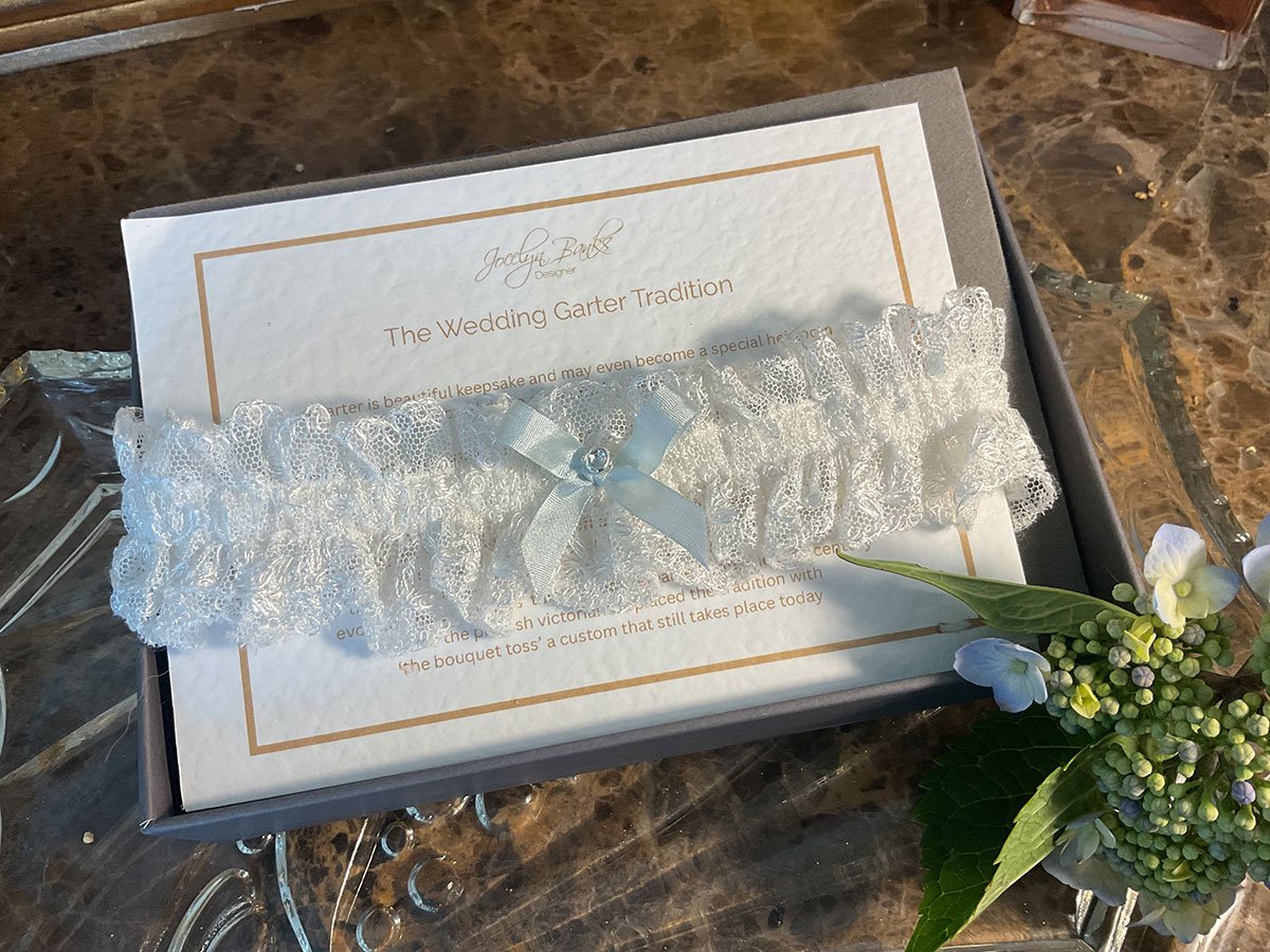 The Dainty Vintage Lace Garter